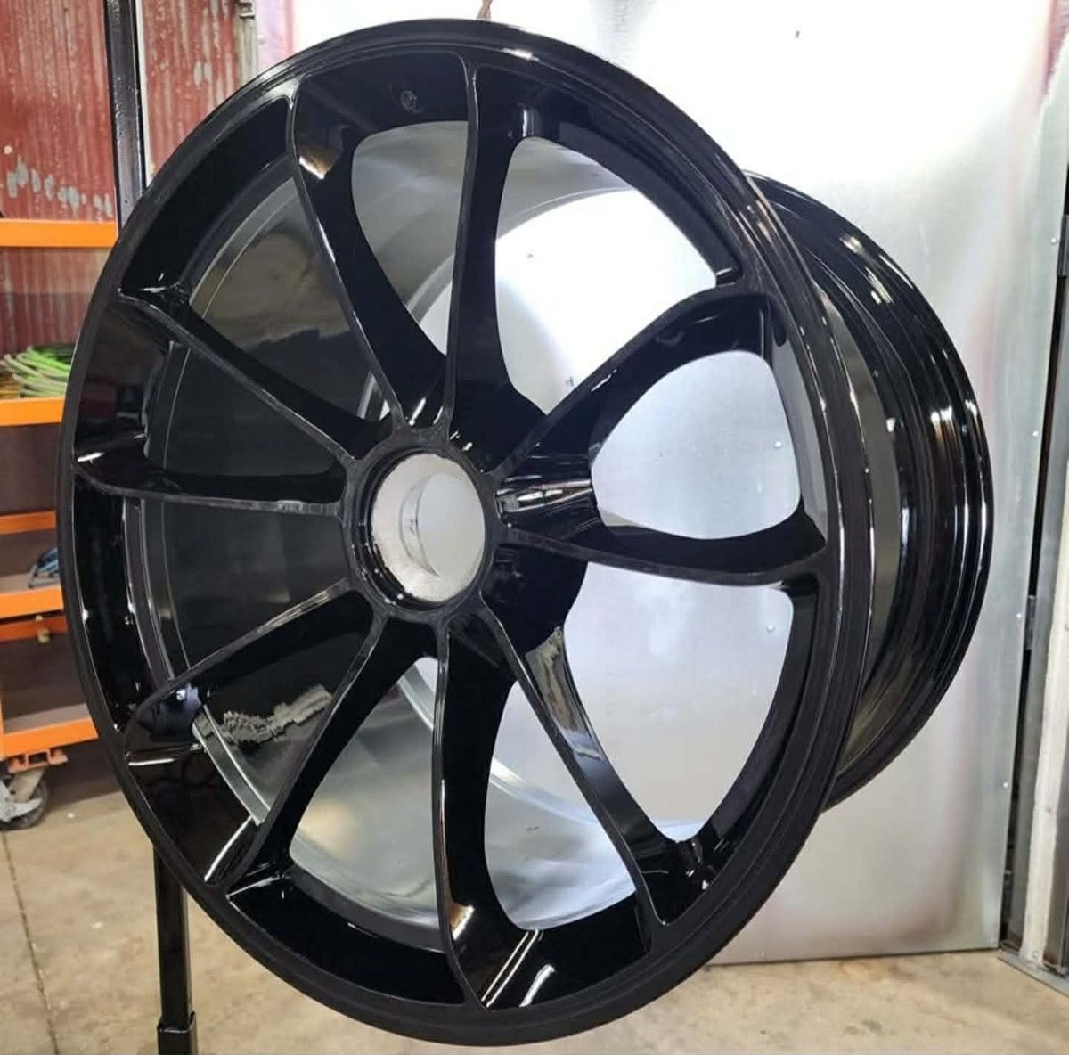 Gloss black
